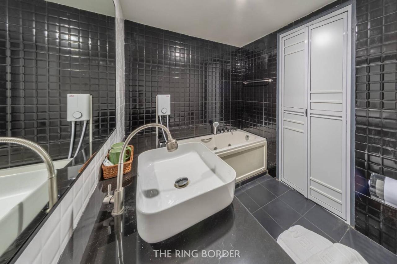 The Ring Border Hotel Ban Khlong Phruan Exterior foto